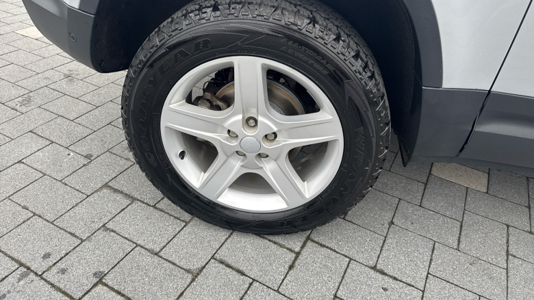 Land Rover Defender 90 Diesel 3.0 D250 Hard Top SE Auto